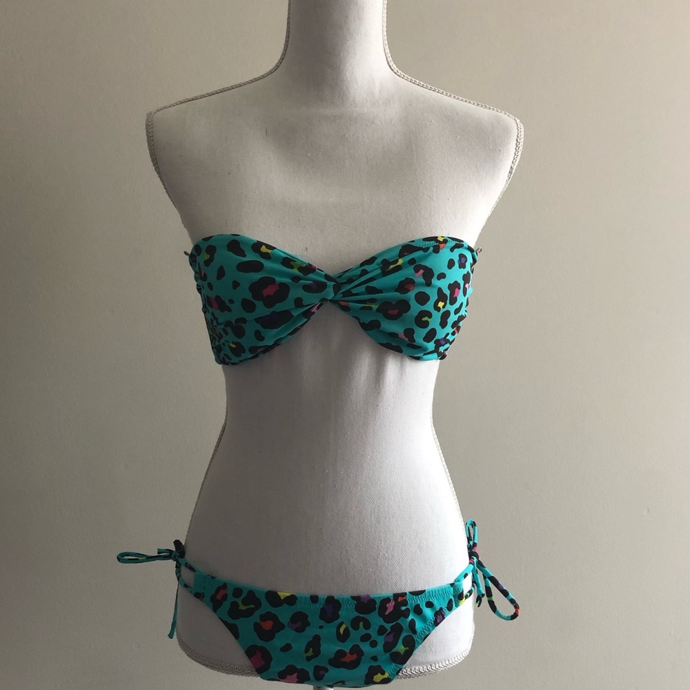 Strapless or halter convertible bandeau VS swim 👙
